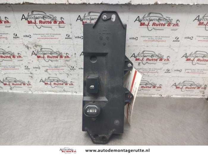Używane Przelacznik combi okienny Chrysler Pacifica 3.5 V6 24V Cena na żądanie oferowane przez Autodemontage M.J. Rutte B.V.