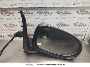 Used Wing mirror, right Nissan Almera Tino (V10M) 2.0 16V CVT Price on request offered by Autodemontage M.J. Rutte B.V.