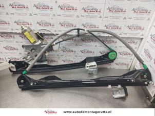 Used Window mechanism 4-door, front right Ford Focus 1 1.6 16V Price on request offered by Autodemontage M.J. Rutte B.V.