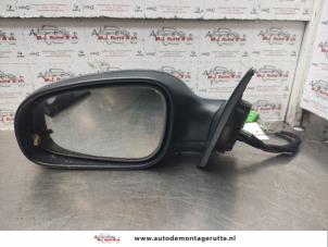 Used Wing mirror, left Volvo V70 (SW) 2.4 20V 140 Price on request offered by Autodemontage M.J. Rutte B.V.