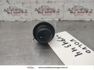 Gebrauchte Panikbeleuchtung Schalter Volvo 440 1.7 GLE,GLTi Preis auf Anfrage angeboten von Autodemontage M.J. Rutte B.V.