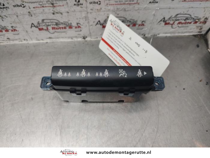 Begagnade Innerdisplay Nissan Qashqai (J10) 2.0 16V Pris på förfrågan erbjuds av Autodemontage M.J. Rutte B.V.