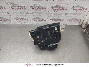 Used Front door lock mechanism 4-door, right Audi A6 Avant Quattro (C6) 3.2 V6 24V FSI Price on request offered by Autodemontage M.J. Rutte B.V.