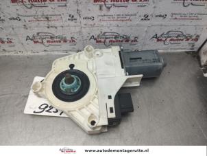 Used Door window motor Audi A6 Avant Quattro (C6) 3.2 V6 24V FSI Price on request offered by Autodemontage M.J. Rutte B.V.