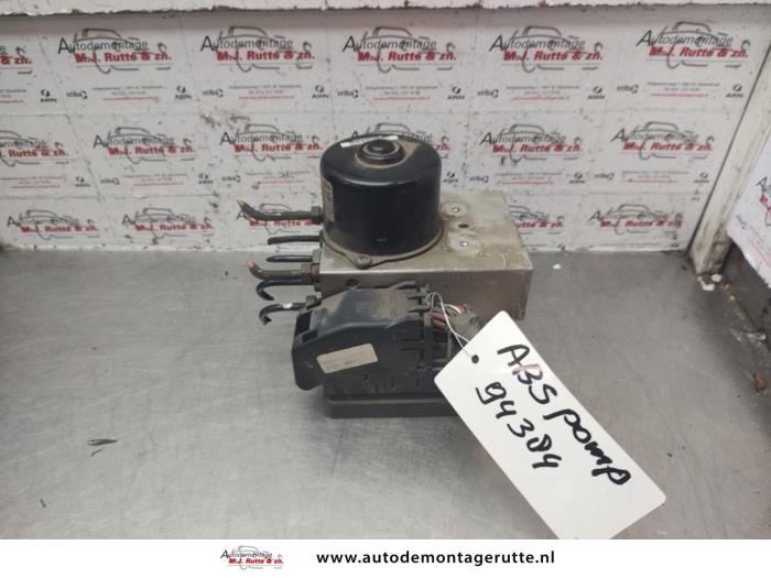 Begagnade ABS-pump Volvo S60 I (RS/HV) 2.4 T 20V Pris på förfrågan erbjuds av Autodemontage M.J. Rutte B.V.