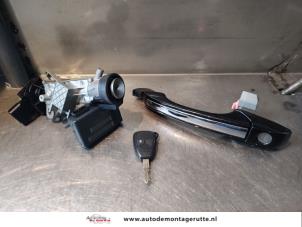 Begagnade Låsuppsättning Dodge Caliber 2.4 16V R/T Pris på förfrågan erbjuds av Autodemontage M.J. Rutte B.V.