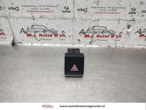 Gebrauchte Panikbeleuchtung Schalter Peugeot 3008 I (0U/HU) 1.6 HDiF 16V Preis € 15,00 Margenregelung angeboten von Autodemontage M.J. Rutte B.V.