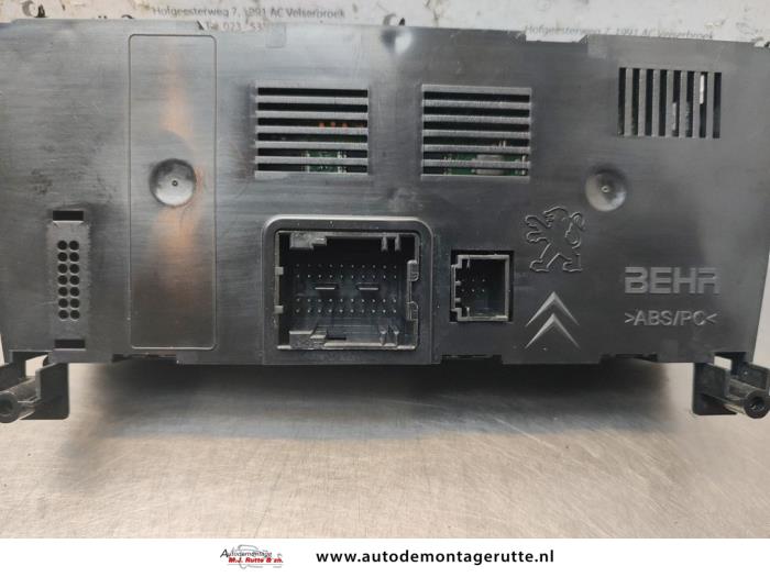 Panel sterowania nagrzewnicy z Peugeot 3008 I (0U/HU) 1.6 HDiF 16V 2012