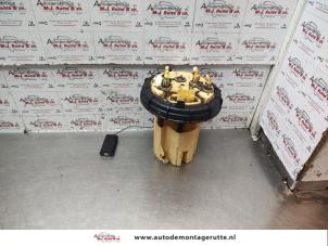 Usados Bomba eléctrica de combustible Peugeot 3008 I (0U/HU) 1.6 HDiF 16V Precio € 35,00 Norma de margen ofrecido por Autodemontage M.J. Rutte B.V.