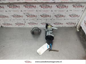 Used Ignition lock + key Mitsubishi Space Star (DG) 1.3 16V Price on request offered by Autodemontage M.J. Rutte B.V.