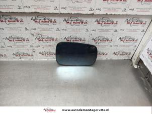 Used Mirror glass, right Renault Laguna II (BG) 1.8 16V Price on request offered by Autodemontage M.J. Rutte B.V.