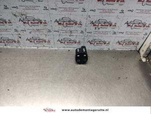 Used Electric window switch Ford Fiesta 5 (JD/JH) 1.3 Price on request offered by Autodemontage M.J. Rutte B.V.