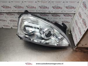 Used Headlight, right Opel Corsa C (F08/68) 1.2 16V Price on request offered by Autodemontage M.J. Rutte B.V.