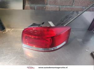 Usados Luz trasera derecha Audi A3 (8P1) 1.6 Precio de solicitud ofrecido por Autodemontage M.J. Rutte B.V.
