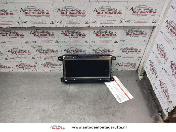Begagnade Innerdisplay Audi A6 (C6) 2.4 V6 24V Pris på förfrågan erbjuds av Autodemontage M.J. Rutte B.V.