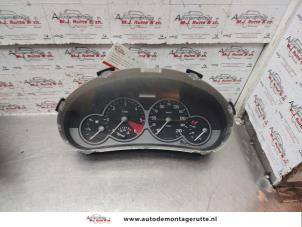 Gebrauchte Tacho - Kombiinstrument KM Peugeot 206 CC (2D) 2.0 16V Preis auf Anfrage angeboten von Autodemontage M.J. Rutte B.V.