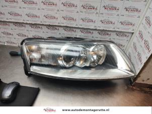 Used Headlight, right Audi A6 (C6) 2.4 V6 24V Price on request offered by Autodemontage M.J. Rutte B.V.