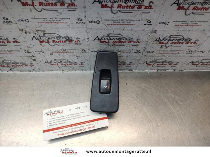 Usados Interruptor de ventanilla eléctrica Chrysler Pacifica 3.5 V6 24V Precio de solicitud ofrecido por Autodemontage M.J. Rutte B.V.