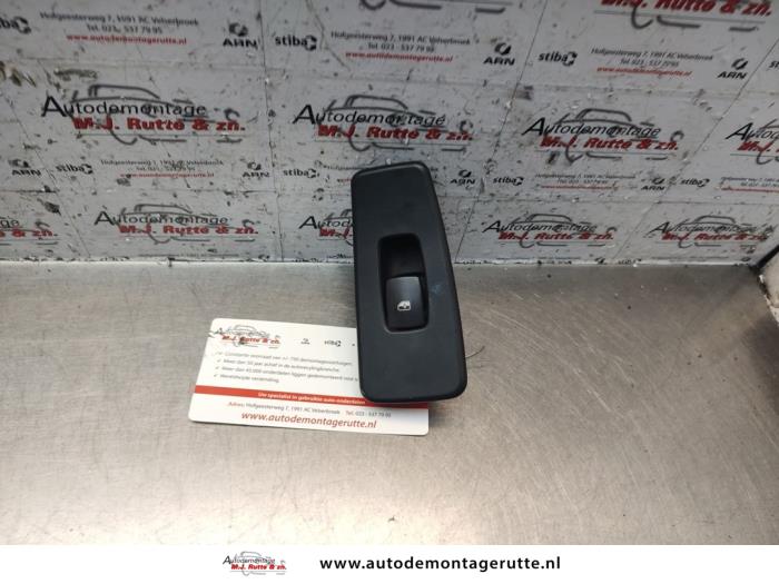 Usados Interruptor de ventanilla eléctrica Chrysler Pacifica 3.5 V6 24V Precio de solicitud ofrecido por Autodemontage M.J. Rutte B.V.
