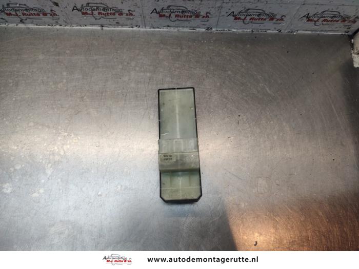 Przelacznik combi okienny z Suzuki SX4 (EY/GY) 1.6 16V VVT Comfort,Exclusive Autom. 2006