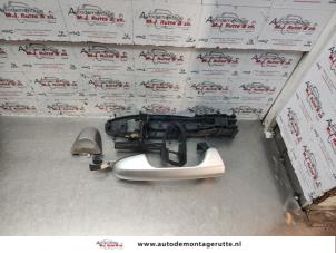 Used Front door handle 4-door, right Chrysler Pacifica 3.5 V6 24V Price on request offered by Autodemontage M.J. Rutte B.V.