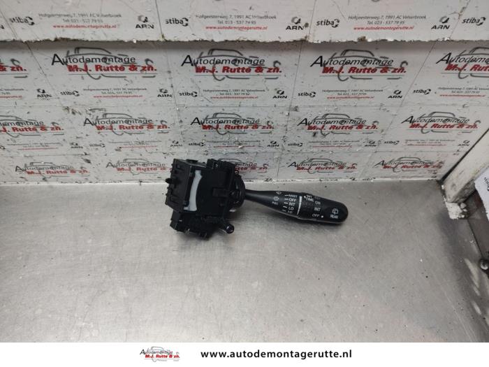 Wiper switch from a Suzuki SX4 (EY/GY) 1.6 16V VVT Comfort,Exclusive Autom. 2006