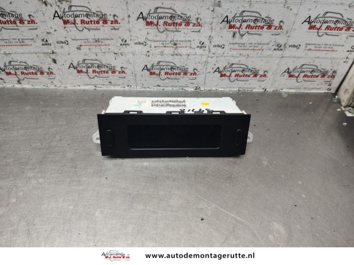 Begagnade Klocka Peugeot 1007 (KM) 1.6 GTI,Gentry 16V Pris på förfrågan erbjuds av Autodemontage M.J. Rutte B.V.