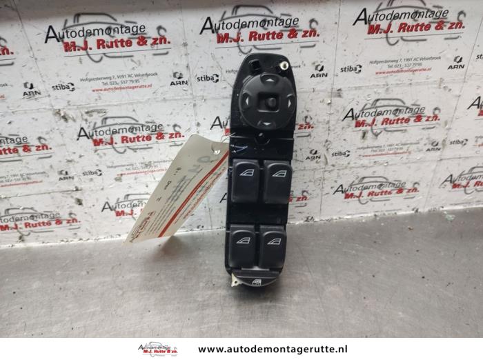 Usados Interruptor combinado de ventanillas Jaguar X-type 2.1 V6 24V Precio de solicitud ofrecido por Autodemontage M.J. Rutte B.V.
