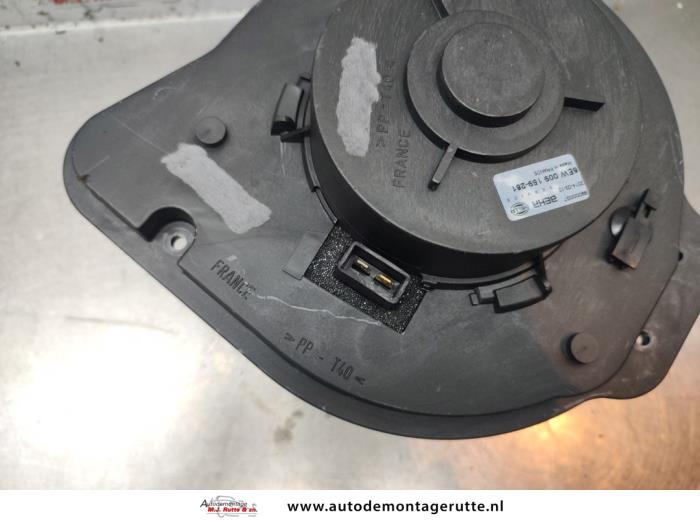 Heating and ventilation fan motor from a Volvo V70 (GW/LW/LZ) 2.5 10V 1997