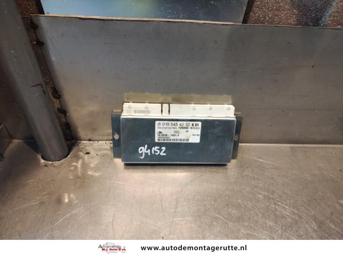 Begagnade ABS-dator Mercedes C (W202) 3.6 C-36 AMG 24V Pris på förfrågan erbjuds av Autodemontage M.J. Rutte B.V.