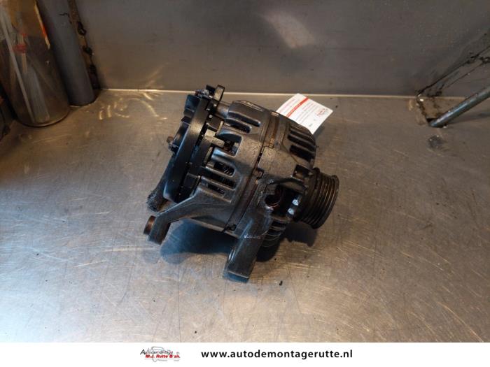 Begagnade Dynamo Fiat Multipla (186) 1.6 16V 100 SX,ELX Pris på förfrågan erbjuds av Autodemontage M.J. Rutte B.V.