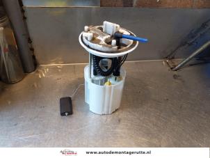 Używane Elektryczna pompa paliwa Opel Corsa D 1.4 16V Twinport Cena na żądanie oferowane przez Autodemontage M.J. Rutte B.V.
