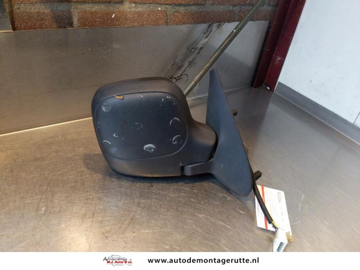 Skärmspegel, höger från en Peugeot Partner Combispace 1.6 16V 2001