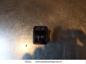 Usados Interruptor de regulador de altura Volkswagen Passat Variant (365) 1.4 TSI 16V Precio de solicitud ofrecido por Autodemontage M.J. Rutte B.V.