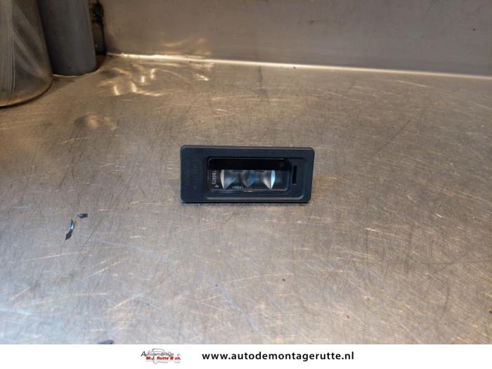Registration plate light Volkswagen Passat Variant 1.4 TSI 16V 186473