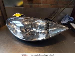 Used Headlight, right Peugeot 807 2.0 16V Price on request offered by Autodemontage M.J. Rutte B.V.