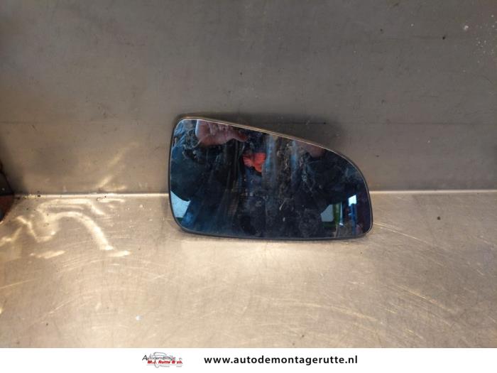 Mirror glass, right from a Opel Astra H (L48) 1.4 16V Twinport 2005