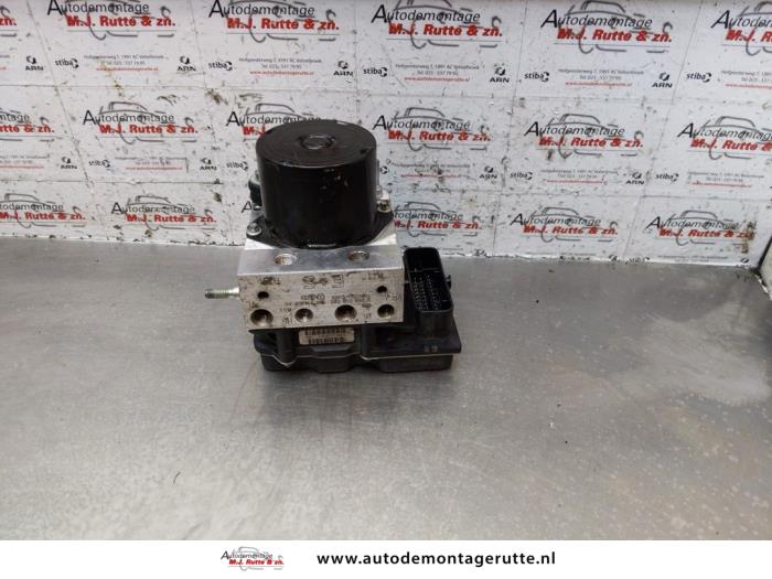 Używane Pompa ABS Seat Ibiza IV (6J5) 1.2 TDI Ecomotive Cena na żądanie oferowane przez Autodemontage M.J. Rutte B.V.