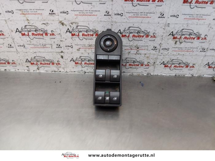 Używane Przelacznik combi okienny Opel Zafira (M75) 2.2 16V Direct Ecotec Cena € 75,00 Procedura marży oferowane przez Autodemontage M.J. Rutte B.V.