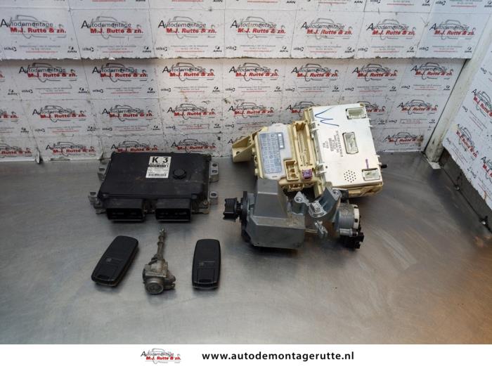 Used Ignition lock + computer Suzuki Swift (ZA/ZC/ZD1/2/3/9) 1.5 VVT 16V Price on request offered by Autodemontage M.J. Rutte B.V.