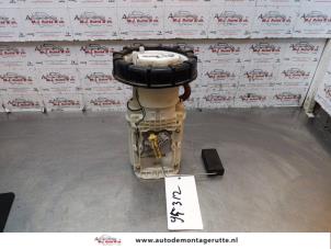 Usagé Pompe d'injection Volkswagen Polo IV (9N1/2/3) 1.4 16V 75 Prix sur demande proposé par Autodemontage M.J. Rutte B.V.