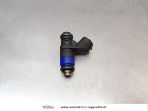Used Injector (petrol injection) Volkswagen Polo IV (9N1/2/3) 1.4 16V 75 Price on request offered by Autodemontage M.J. Rutte B.V.
