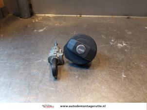 Used Fuel cap Volkswagen Fox (5Z) 1.4 16V Price on request offered by Autodemontage M.J. Rutte B.V.