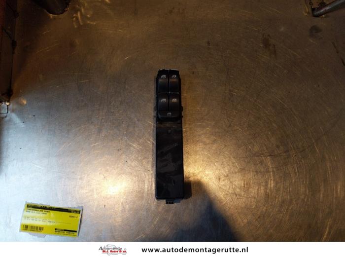 Usados Interruptor combinado de ventanillas Saab 9-3 II Sport Sedan (YS3F) 1.8t 16V Precio de solicitud ofrecido por Autodemontage M.J. Rutte B.V.