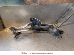 Used Wiper motor + mechanism Renault Twingo II (CN) 1.5 dCi 90 FAP Price on request offered by Autodemontage M.J. Rutte B.V.