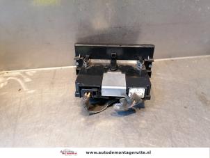 Usados Pantalla interior Volvo V50 (MW) 2.4 20V Precio de solicitud ofrecido por Autodemontage M.J. Rutte B.V.