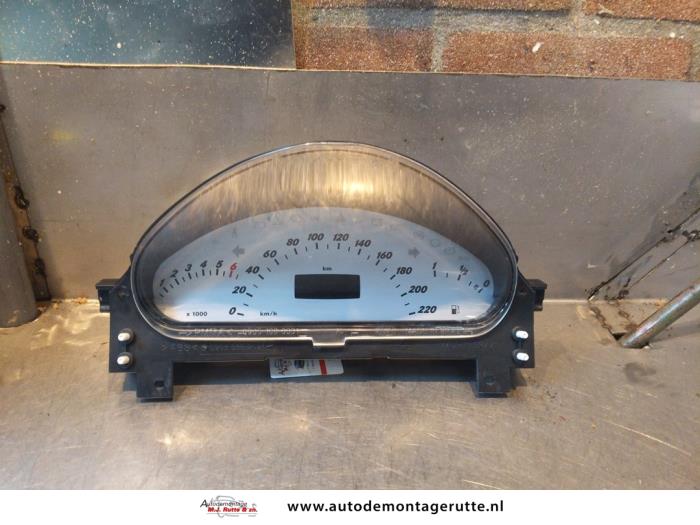 Odometer KM from a Mercedes-Benz A (W168) 2.1 A-210 Evolution 2002