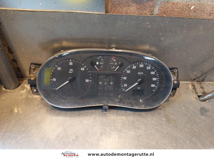 Compteur d'un Opel Movano Combi 2.2 DTI 2002