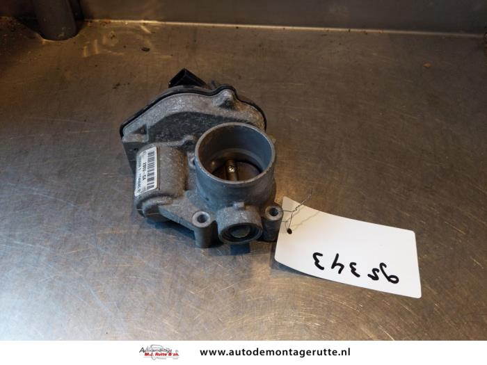 Używane Przepustnica Ford Fusion 1.6 16V Cena na żądanie oferowane przez Autodemontage M.J. Rutte B.V.