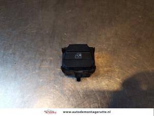 Used Electric window switch Volkswagen Golf III Cabrio (1E) 1.8 Price on request offered by Autodemontage M.J. Rutte B.V.